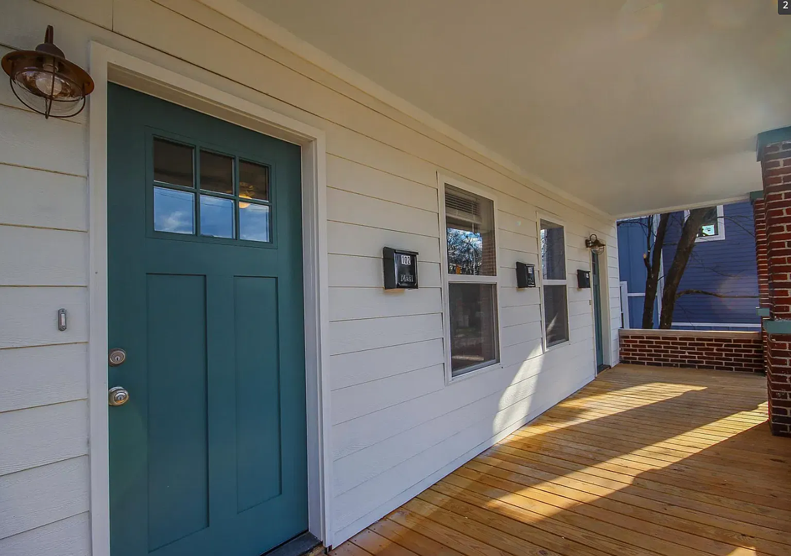 2 Bed Apartment in Highland Park! Laundry onsite! — Photo 2