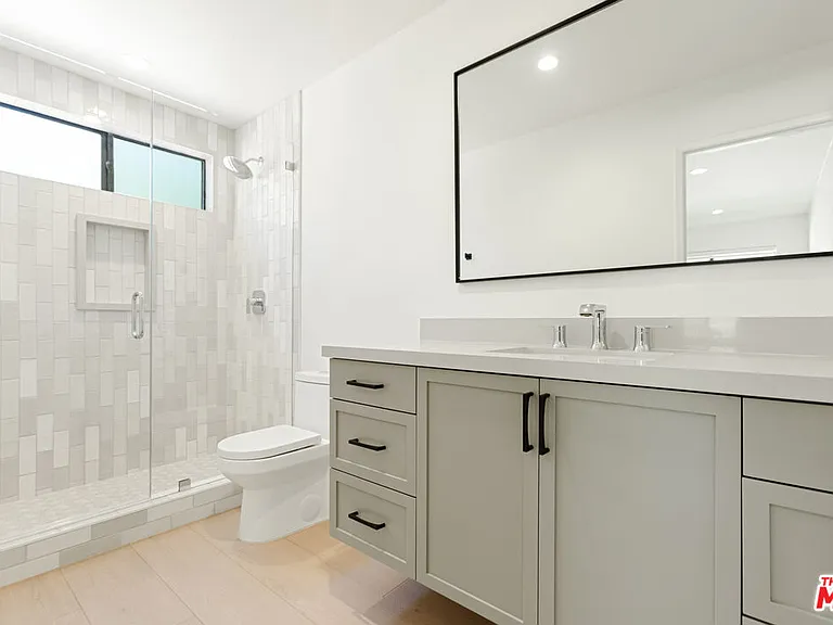 4933 Collett Ave — Photo 40
