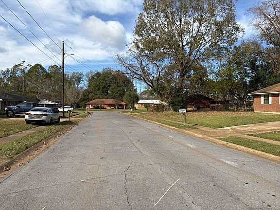 5th image of 108 Kennedy Dr