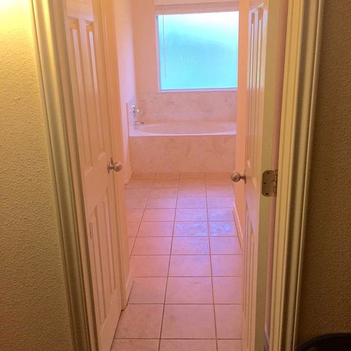 1st image of 465 Northfield Dr