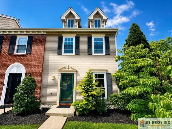 102 Goodwin Dr, North Brunswick, NJ 08902