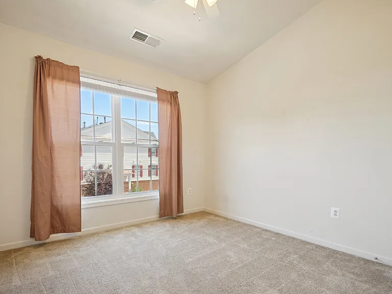 41685 Saint Albans Ter — Photo 18