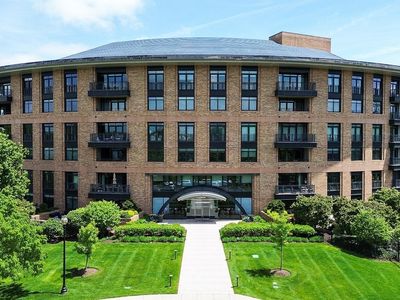 2400 Beacon St PENTHOUSE 4, Chestnut Hill, MA, 02467