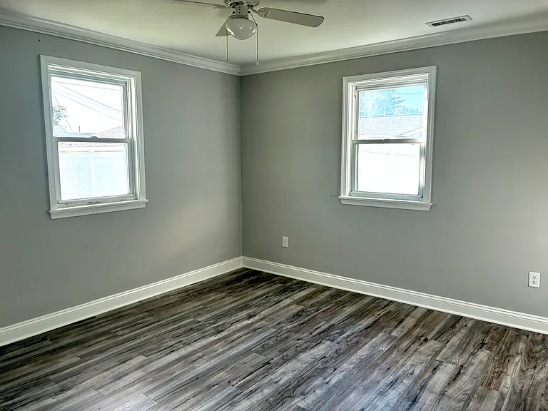 240 Goldenridge Dr — Photo 10