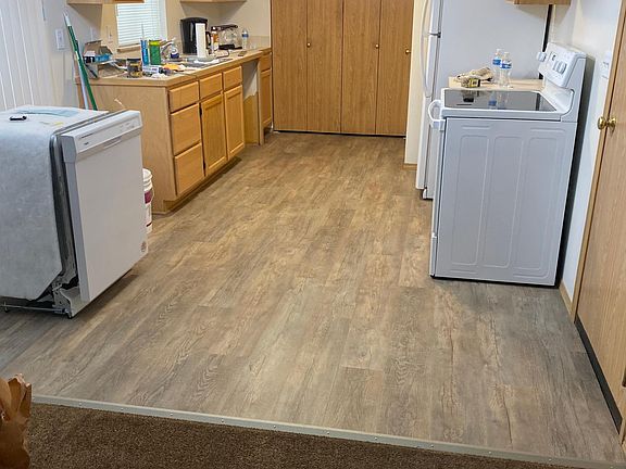 2nd image of 315 E Moxee Ave