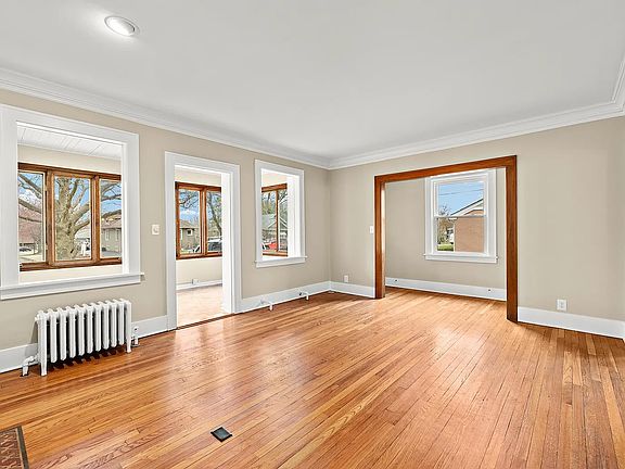 4th image of 82 S Williams St #1