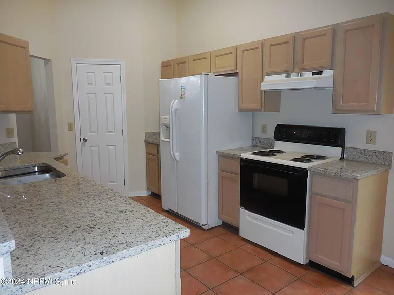 2942 Rockford Falls Dr N — Photo 4