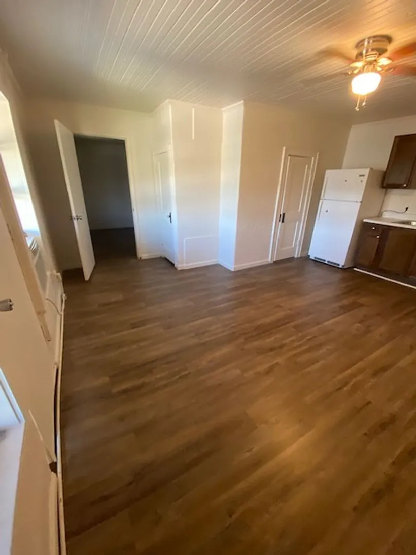 Oakdale Apartments — Photo 3