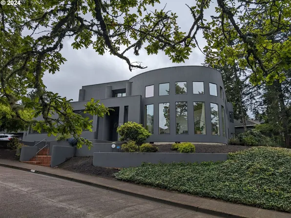 2110 Kimberly Cir, Eugene, OR 97405