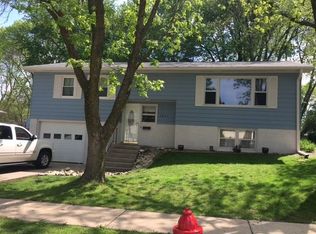 1835 26th St, Marion, IA 52302