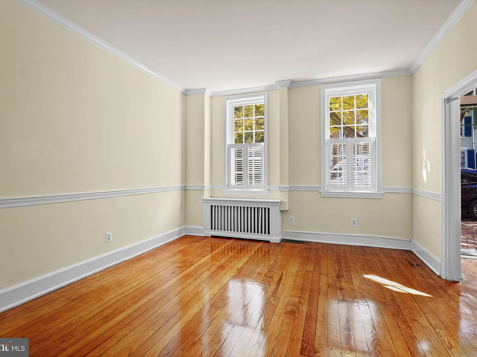 2 bed, 1.5 bath, 1670 sqft, $4,200 — Photo 3