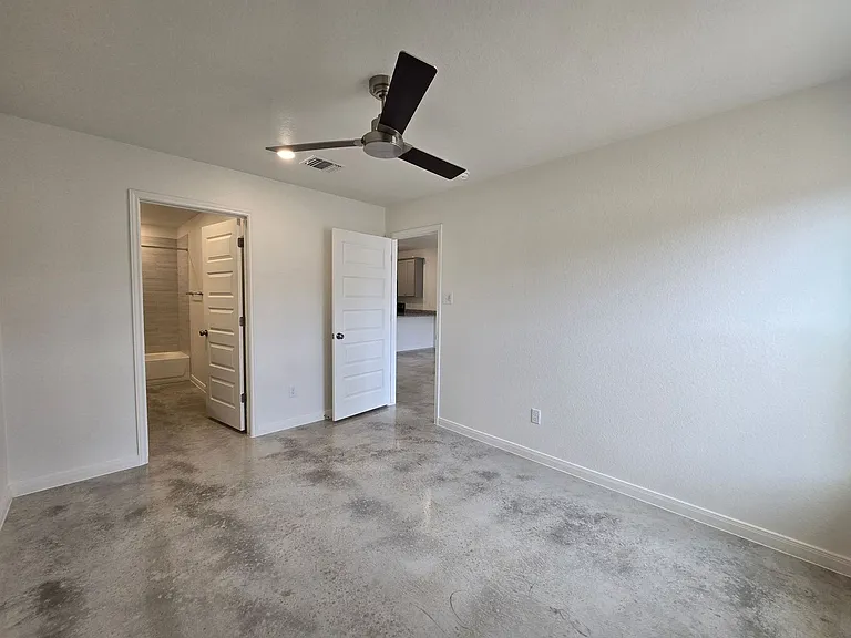 807 Wax Myrtle Ct #A/B — Photo 8