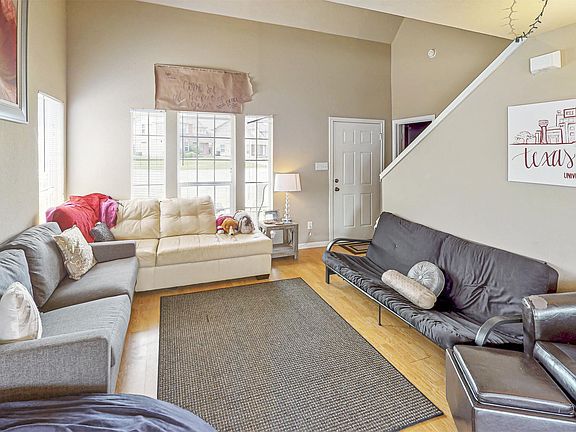 2nd image of 502 Thornton Ct