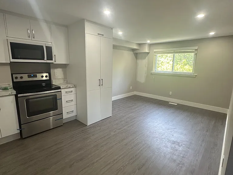 199 Avondale Blvd #2 — Photo 3
