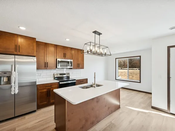 18016 Walnut Cir, Big Lake, MN 55309