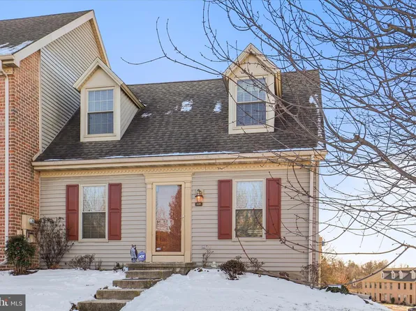 120 Crown Pointe Dr #L120, York, PA 17402