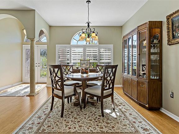 5th image of 1301 Kings Way Ln
