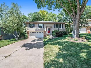 15326 Polk Cir, Omaha, NE 68137