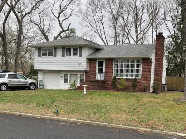 257 W Father Keis Dr, Egg Harbor City, NJ 08215