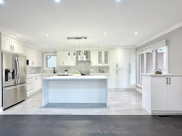 3 Mosedale Cres, Toronto, ON M2J 3A3