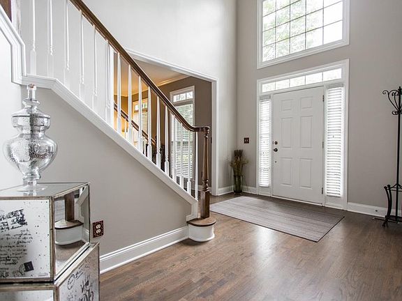 5th image of 4060 Northridge Dr