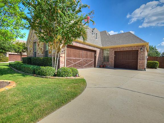 3rd image of 2424 Rosebury Ln