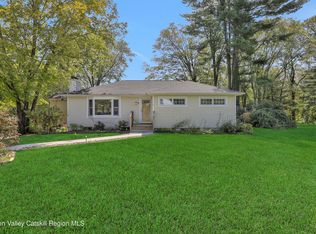 11 Gilbert Dr, Hyde Park, NY 12538