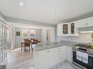 915 Croton Dr, Alexandria, VA 22308