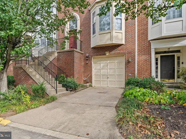 4057 Cornwall Ct, Fairfax, VA 22030