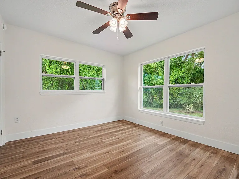 1111 Brewer Ct — Photo 11