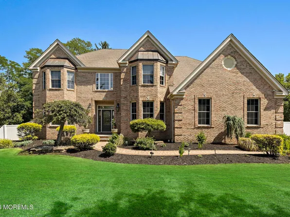 23 Taylors Run, Tinton Falls, NJ 07712