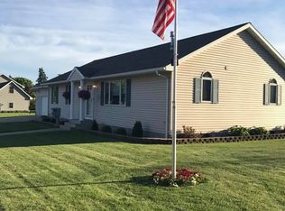 900 S 11th St, Escanaba, MI 49829