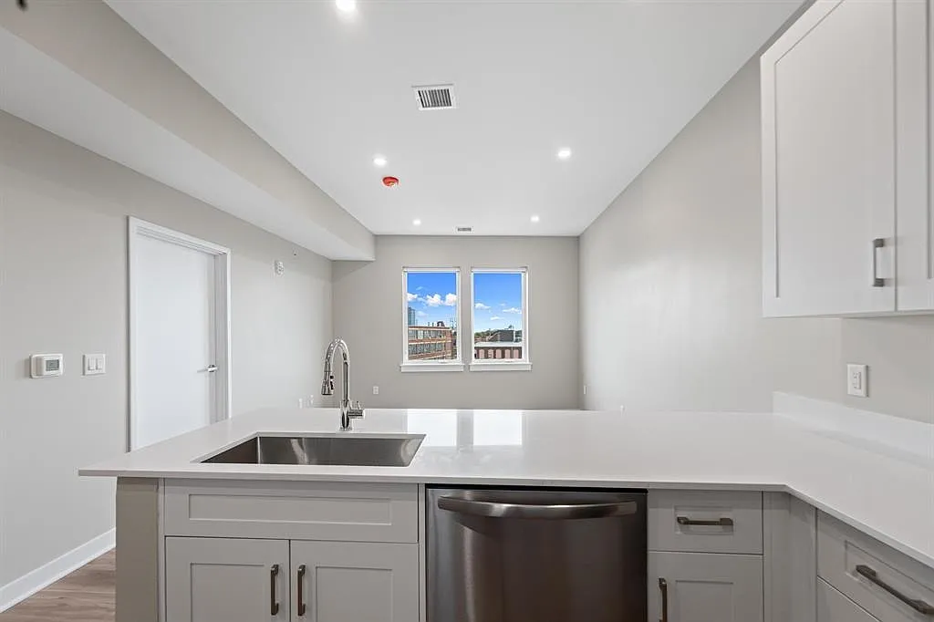 Building Photo - 475 Communipaw Ave #205