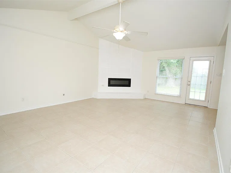 22619 Leedstown Ln — Photo 5