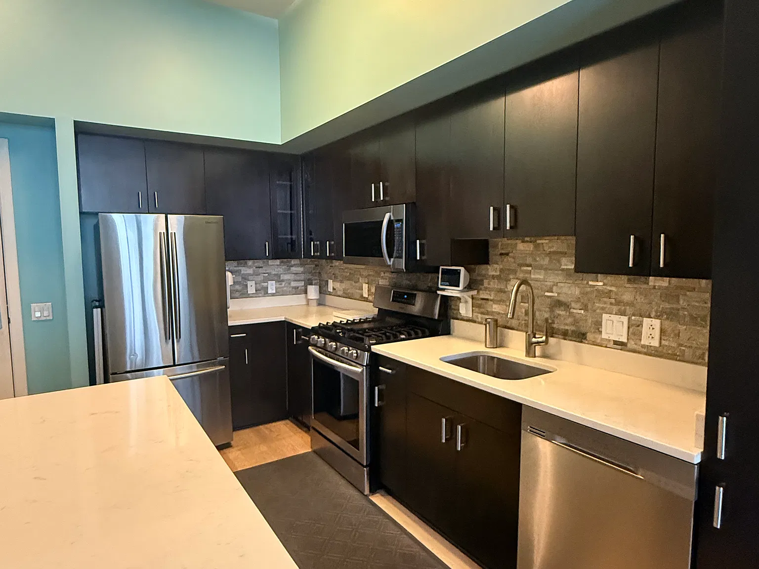 1 bed, 787 sqft, $2,950 — Photo 3
