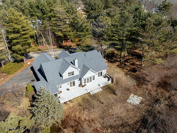3rd image of 17 Clam Cove Drive