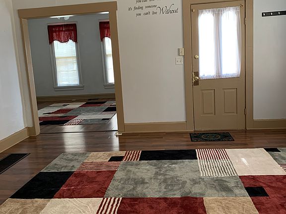 5th image of 413 N Walnut Ave