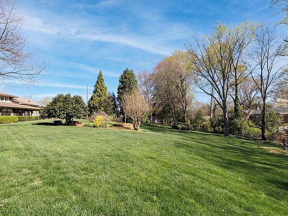 3rd image of 731 Parkins Mill Rd