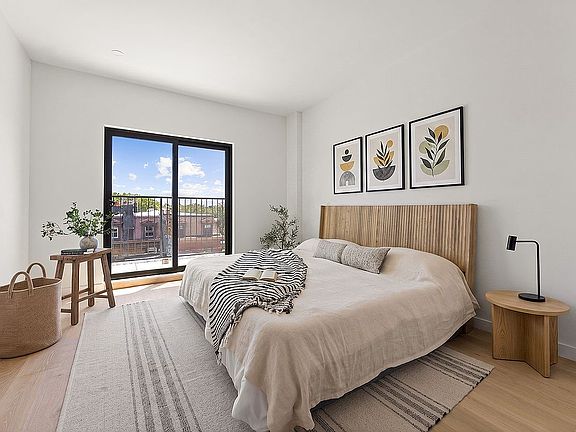 5th image of 654 Jefferson Ave #4R
