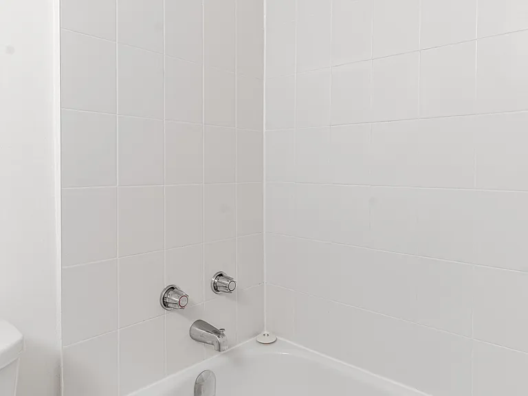40 Godstone Rd #1507 — Photo 33