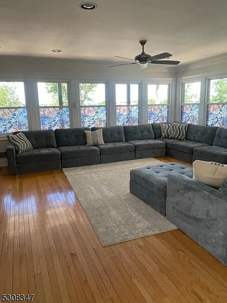 6 bed, 5.0 bath, 2800 sqft, $6,400 — Photo 4