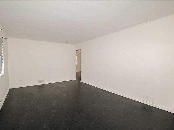 3rd image of 106 Davidson St