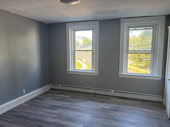 57 Whiting St, New Britain, CT