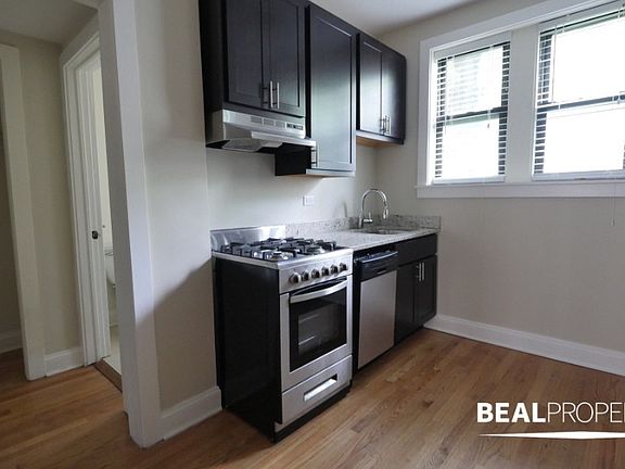 3rd image of 4036 N Ashland Ave #E1