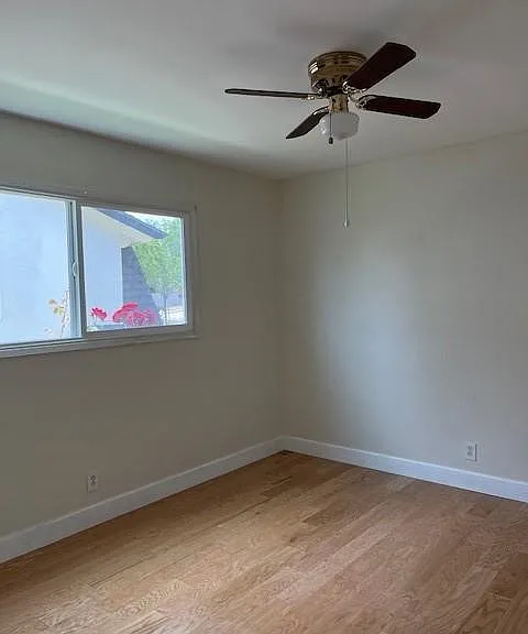 22648 Mobile St — Photo 10