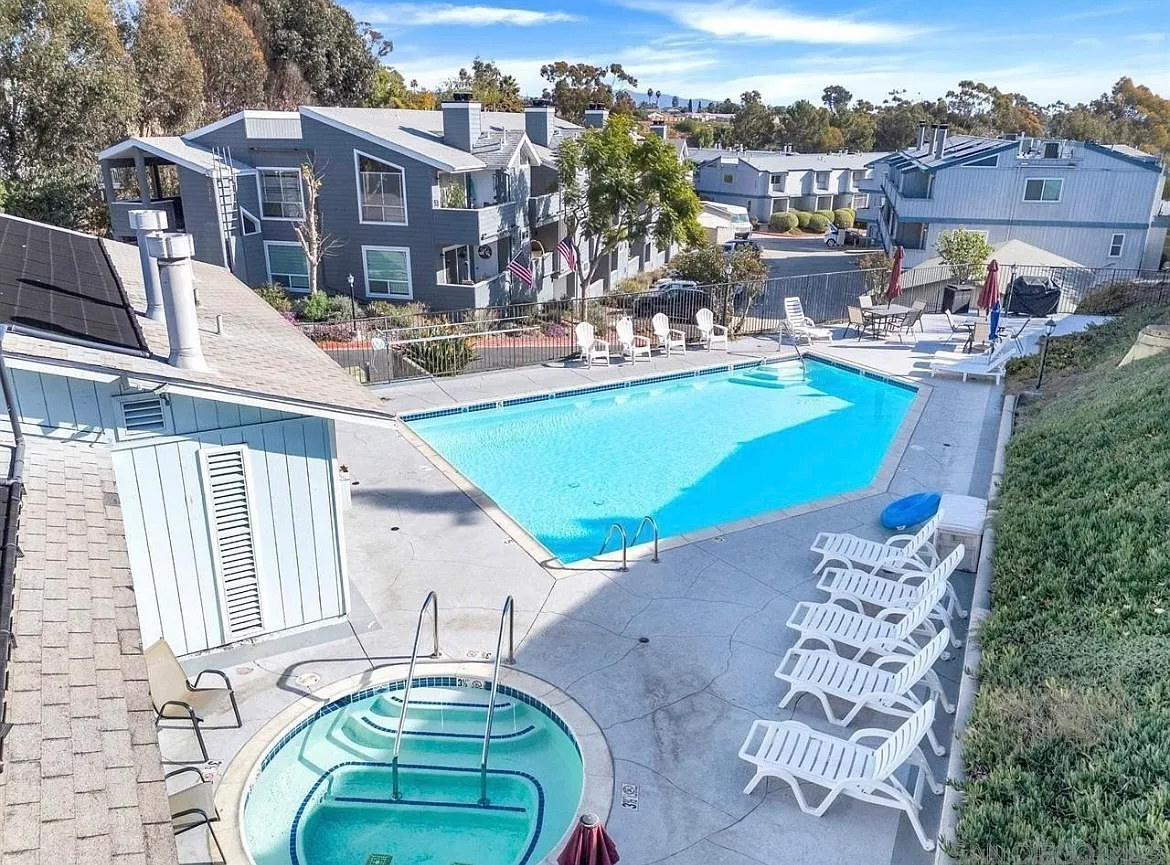 2 bed, 2.5 bath, 1185 sqft, $3,200 — Photo 1
