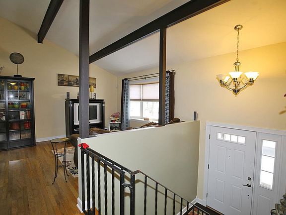 3rd image of 103 Coventry Ct