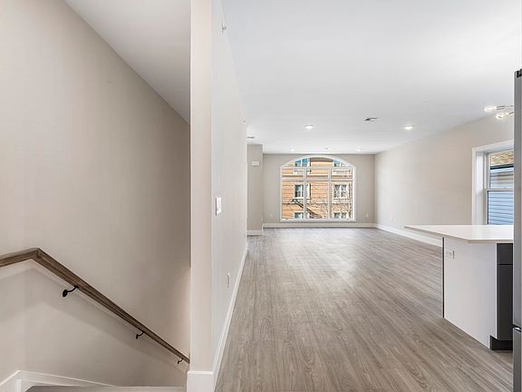 4th image of 6110 Fillmore Pl #3