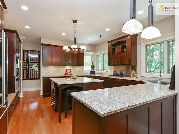5th image of 5514 Crestwood Dr