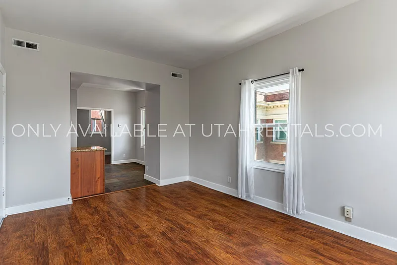 1 bed, 1.0 bath, 553 sqft, $1,297 — Photo 3